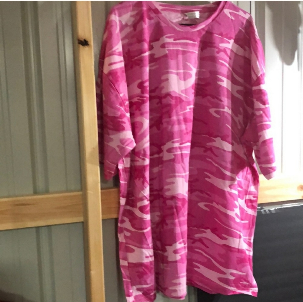 🔥NWOT / Pink camouflage / T- Shirt / unisex / 4x Plus